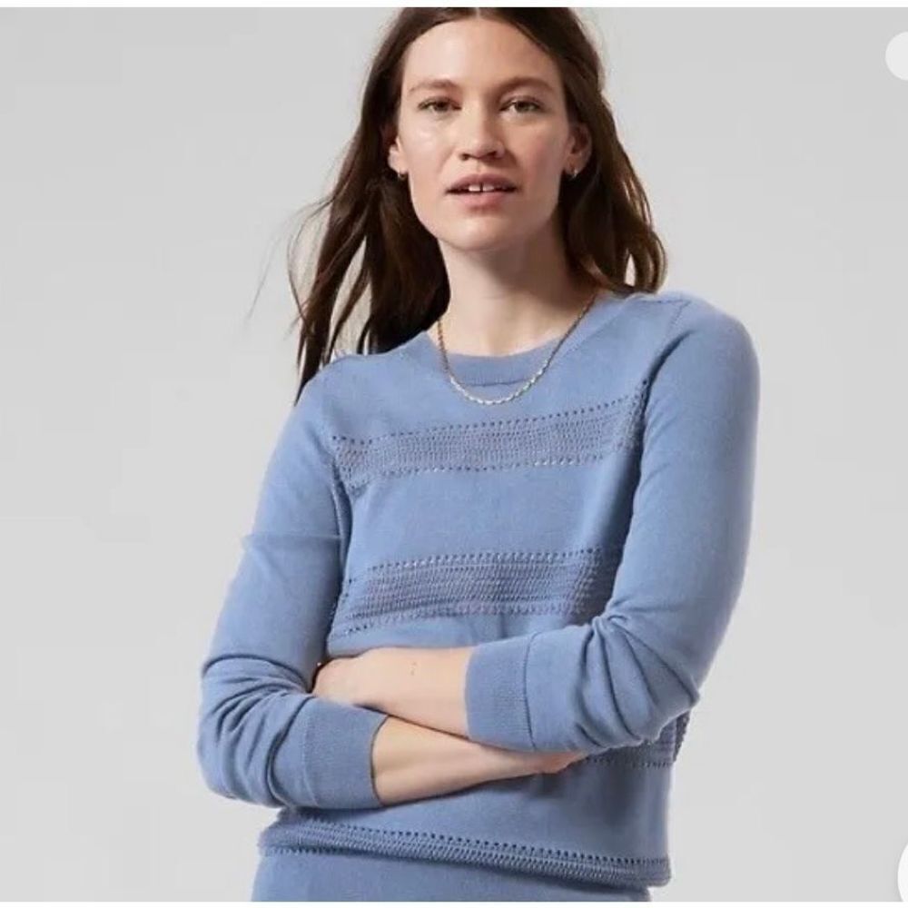 Athleta Pointelle Crew Neck Sweater Cottage Blue sz L EUC
